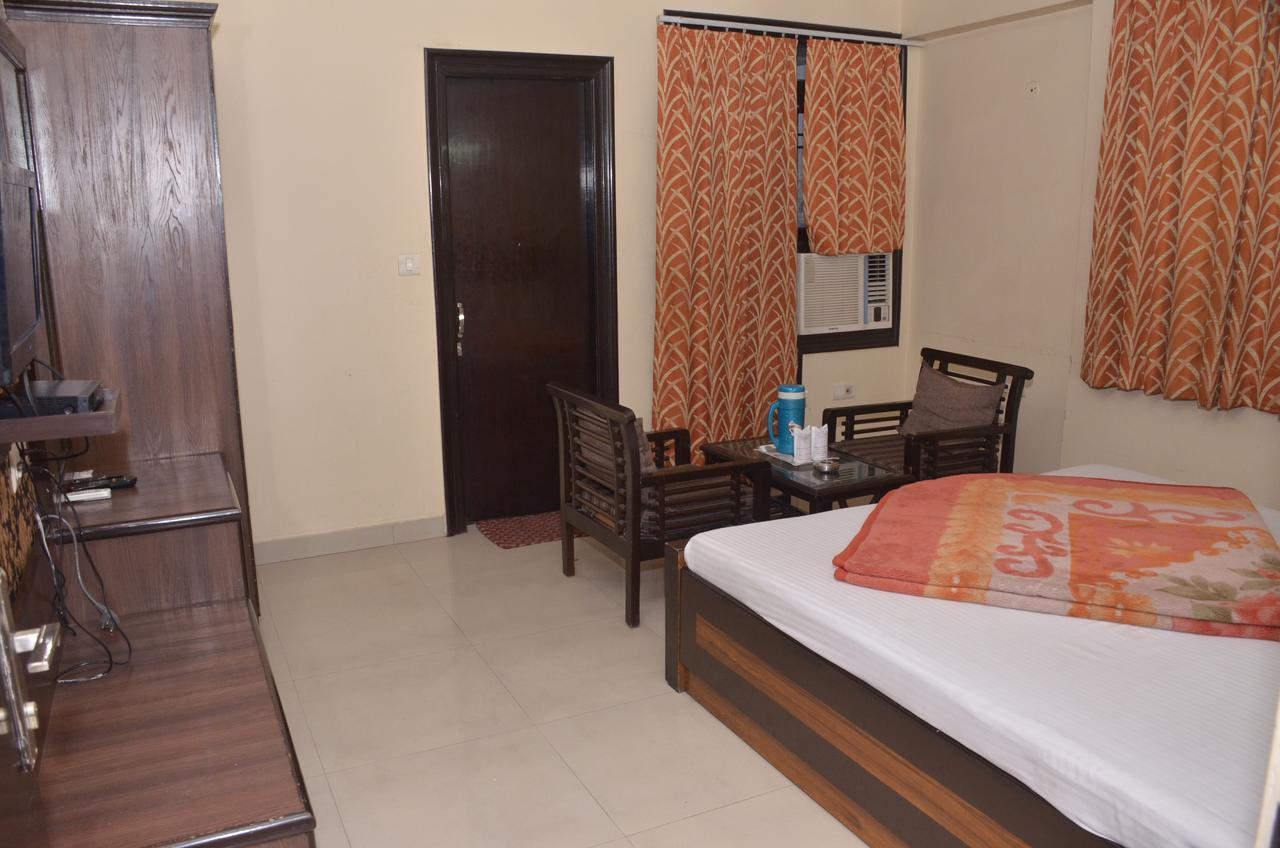 Hotel Jinendra Inn Jaipur Exteriör bild