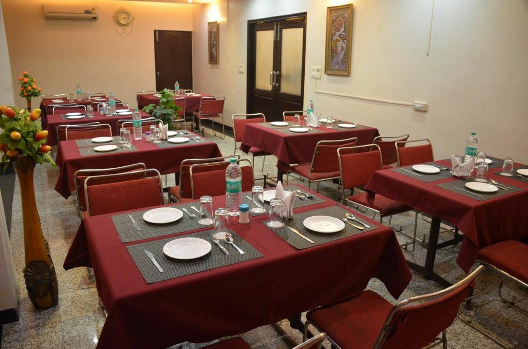Hotel Jinendra Inn Jaipur Exteriör bild